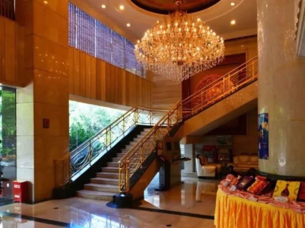 Sunshine Holiday Hotel Fuzhou Фучжоу Екстер'єр фото