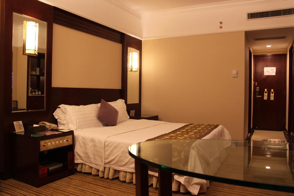 Sunshine Holiday Hotel Fuzhou Фучжоу Екстер'єр фото